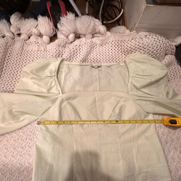 NWOT VINCE SIZE 8 women’s Elegant Light Green blouse - Picture 6 of 11